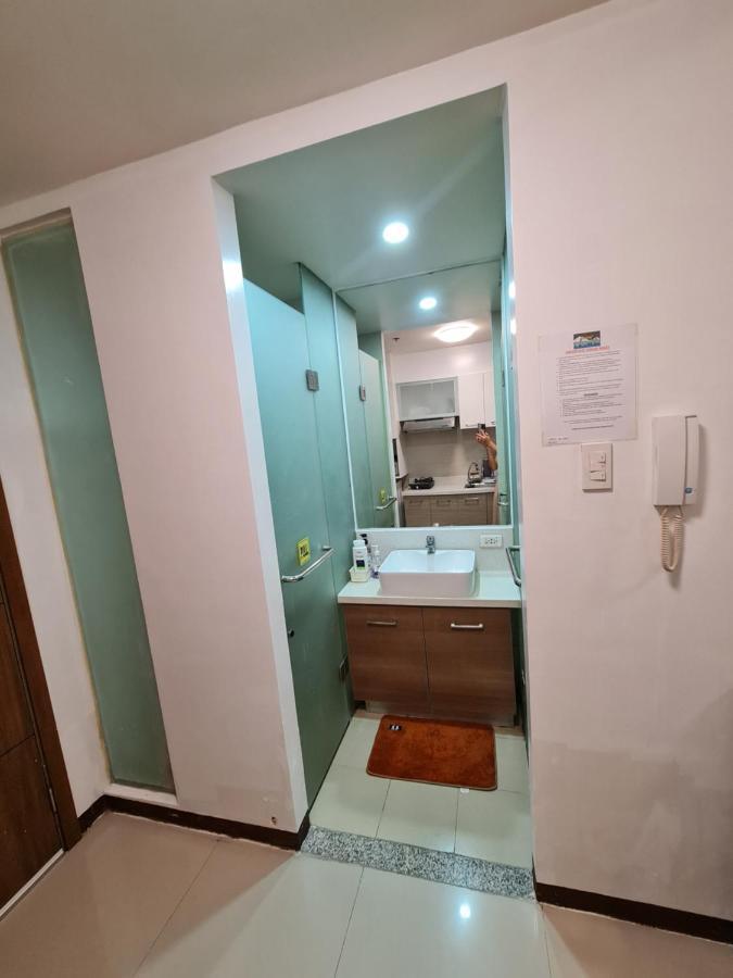 Congressional Town Center Aparthotel Manila Exterior photo
